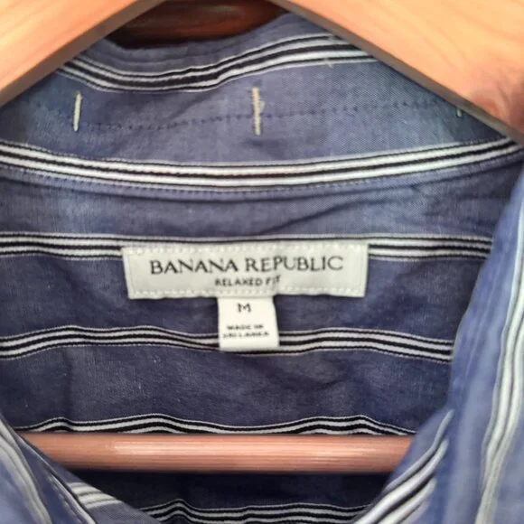 Banana Republic Relaxed Fit Washed Cotton Poplin Shirt. Size Medium NWT - Picture 3 of 7